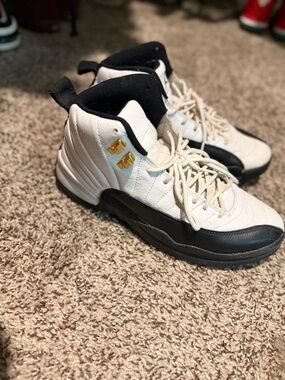 Jordan Men's Athletic Shoes White Black Gold Accents/ Taxi 12